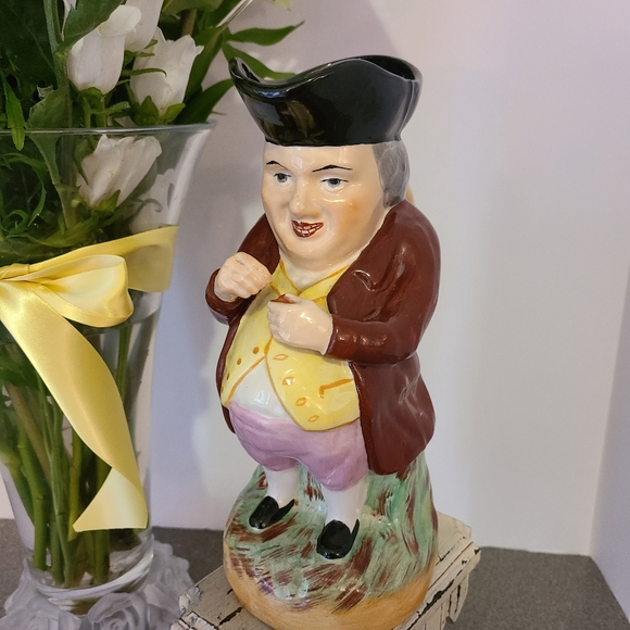 Toby Jug English Ceramic Staffordshire Snuff Taker Size 9.5" tall x 6" wide - Picture 2 of 10